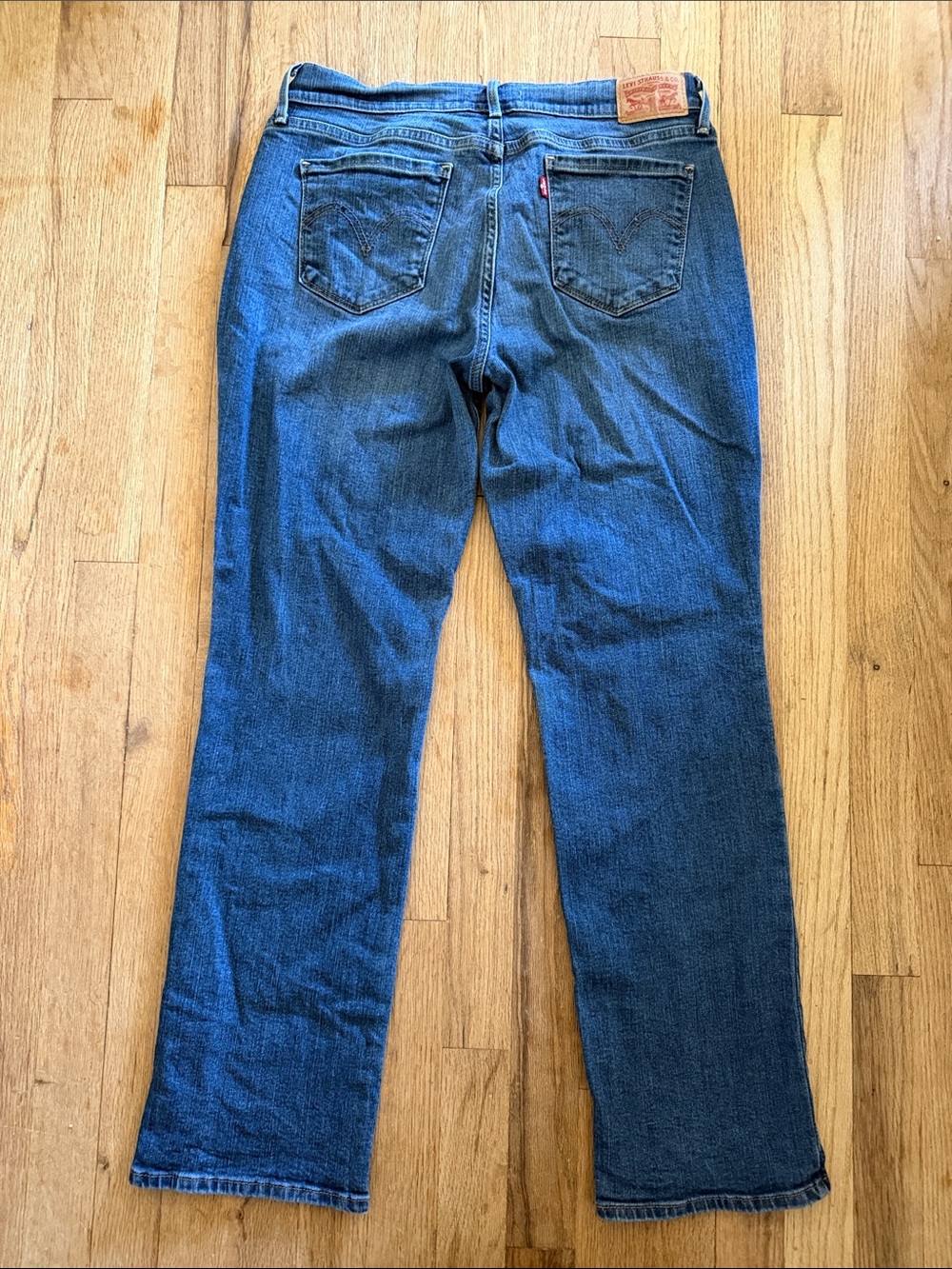 Levi's Classic Mid Rise Straight Bootcut Jeans Medium Wash Blue Denim Size 8